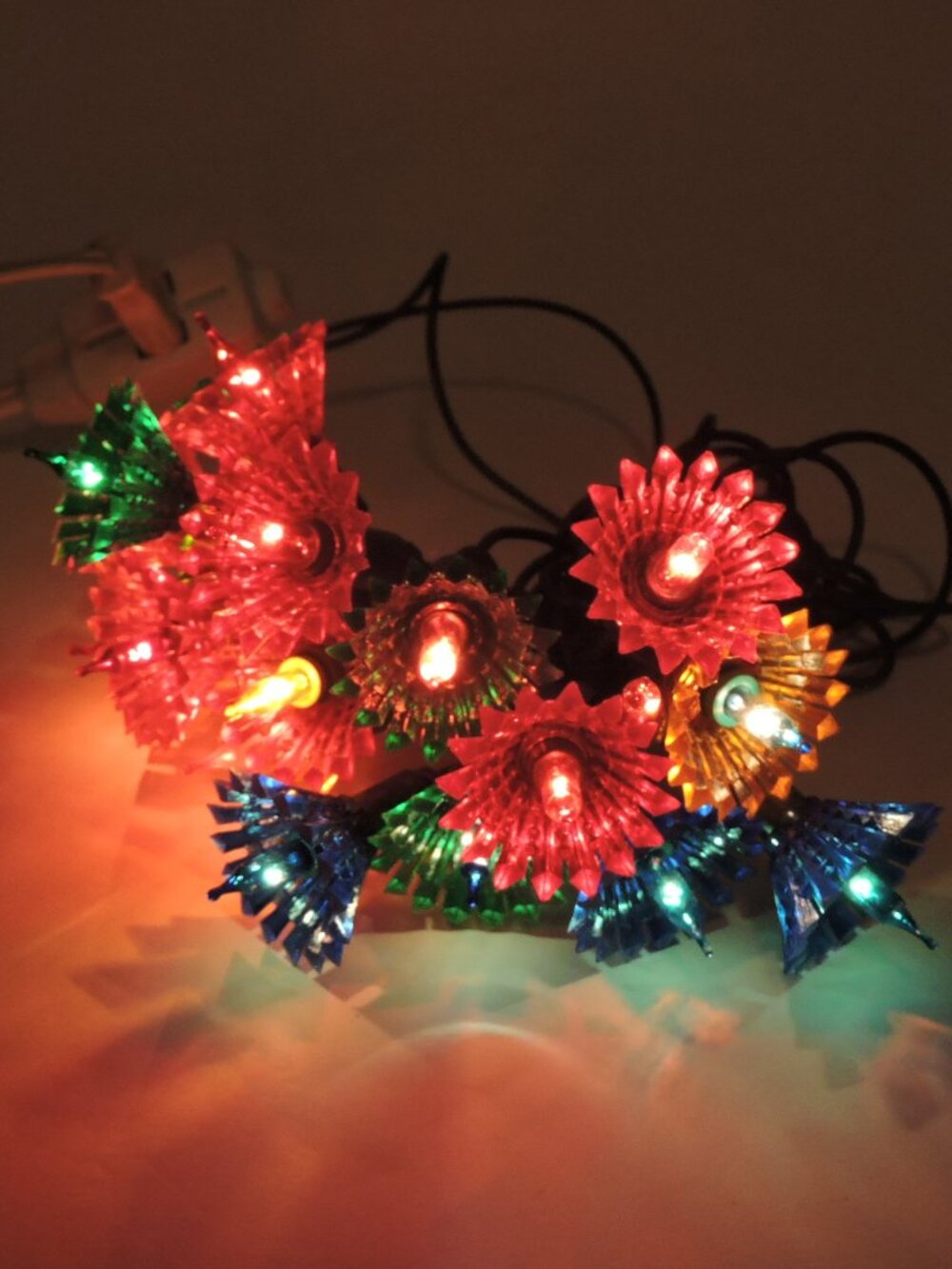 Vintage Christmas Tree 20 Miniature  Light Set With 19 Reflectors